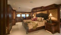 Yacht MAGIC master suite